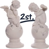 Beeld 2 Kleine Engelen Op Bol 12cm Wit Zilver | Decoratie| Huisdecoratie | Weggeefgeschenk | Geschenk