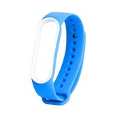 Voor Geschikt voor Xiaomi Mi Band 5 Tweekleurige TPE vervangende band horlogeband (lichtblauw + wit)