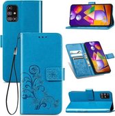 Voor Samsung Galaxy M31s vierbladige gesp reliëf gesp mobiele telefoon bescherming lederen tas met lanyard & kaartsleuf & portemonnee & houder (blauw)