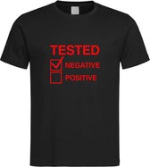 Zwart T shirt met  " Tested Negative " print Rood sizeL