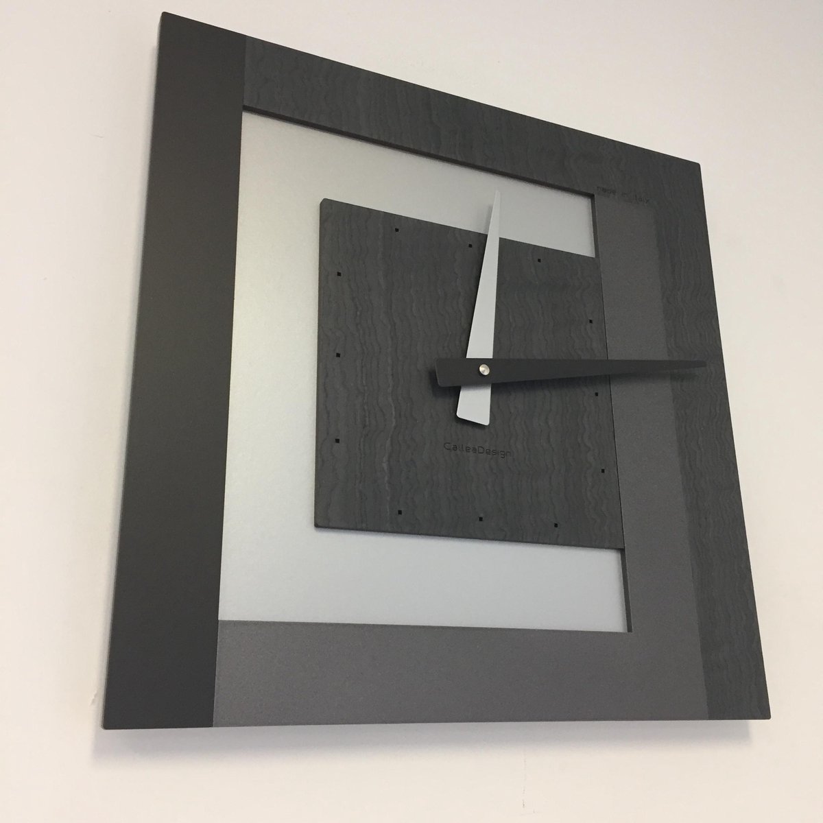 WANDKLOK SQUARE 40 GREY MODERN DESIGN
