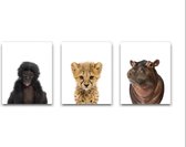 Schilderij  Set 3 Safari Baby Aapje Cheeta Nijlpaard - Kinderkamer - Dieren Schilderij - Babykamer / Kinder Schilderij - Babyshower Cadeau - Muurdecoratie - 30x20cm - FramedCity