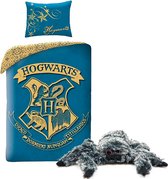 Harry Potter Dekbedovertrek- Katoen- 1persoons- 140x200- Dekbed Hogwarts Logo -Blauw, incl. pluche zwarte Spin 18cm, Aragog