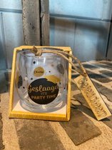 Waterwijnglas met tekst; geslaagd It's party time / inclusief houten label Gefeliciteerd /  diploma / geslaagd / cadeau