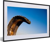 Fotolijst incl. Poster - Cobra slang met een blauwe hemel - 60x40 cm - Posterlijst