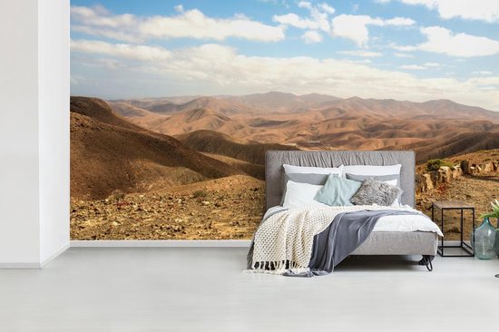 Papier peint photo vinyle - Une photo panoramique d'une grande chaîne de montagnes sur Fuerteventura largeur 430 cm x hauteur 240 cm - Tirage photo sur papier peint (disponible en 7 tailles)