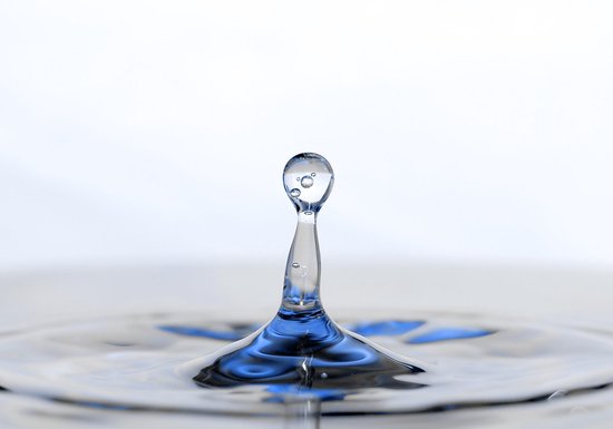 Dibond - Keuken - Water / waterdruppel in wit / blauw - 50 x 75 cm.