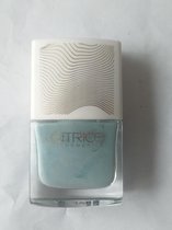 Catrice limited edition pulse of purism nail lacquer C01 pure blues