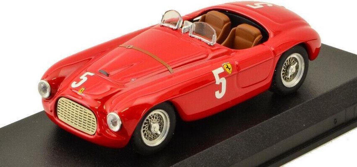 De 1:43 Diecast Modelcar van de Ferrari 166MM Barchetta #5 van de Automobile Club France Commings in 1949. De bestuurder was L. Chinetti. De fabrikant van het schaalmodel is Art-Model. Dit model is alleen online verkrijgbaar