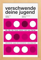 JUNIQE - Poster in houten lijst Verschwende Deine Jugend -20x30 /Roze