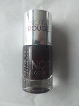 Catrice noir lacquer 02 noir rouge