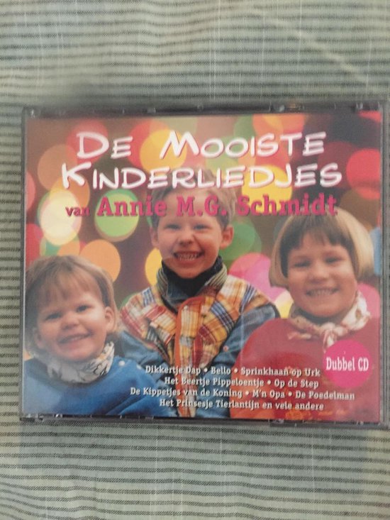 CD hoes met drie lachende kinderen, met de titel 'De Mooiste Kinderliedjes van Annie M.G. Schmidt'.