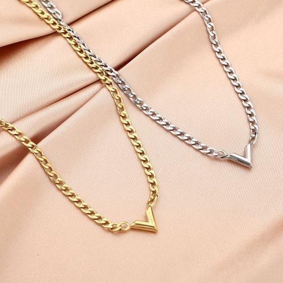 Michelle Bijoux Ketting V Schakel Goud JE13133