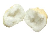 Bergkristal geode / Kwarts geode 0,9 kg