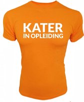 Oranje heren t-shirt met witte opdruk "KATER IN OPLEIDING" - XS