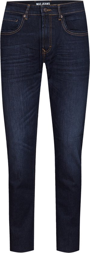 Rechte, donkerblauwe jeans van MAC Jeans, voorzijde. Met oranje stiksels en vintage wash effect op de broekspijpen.