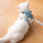 Make Me Purr Kattentuigje met Looplijn (Blue Sakura Blossom) - Nekomtrek 18 tot 32 cm / Buikomtrek 22 tot 40 cm / Lijn 120 cm - Kattenharnas Geschikt voor Kitten Junior Adult - Kattenriem - Kattentuig - Harnas Tuigje Kat Hond - Riem Katten Honden