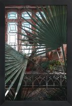 JUNIQE - Poster in houten lijst The Tropical Glasshouse II -30x45