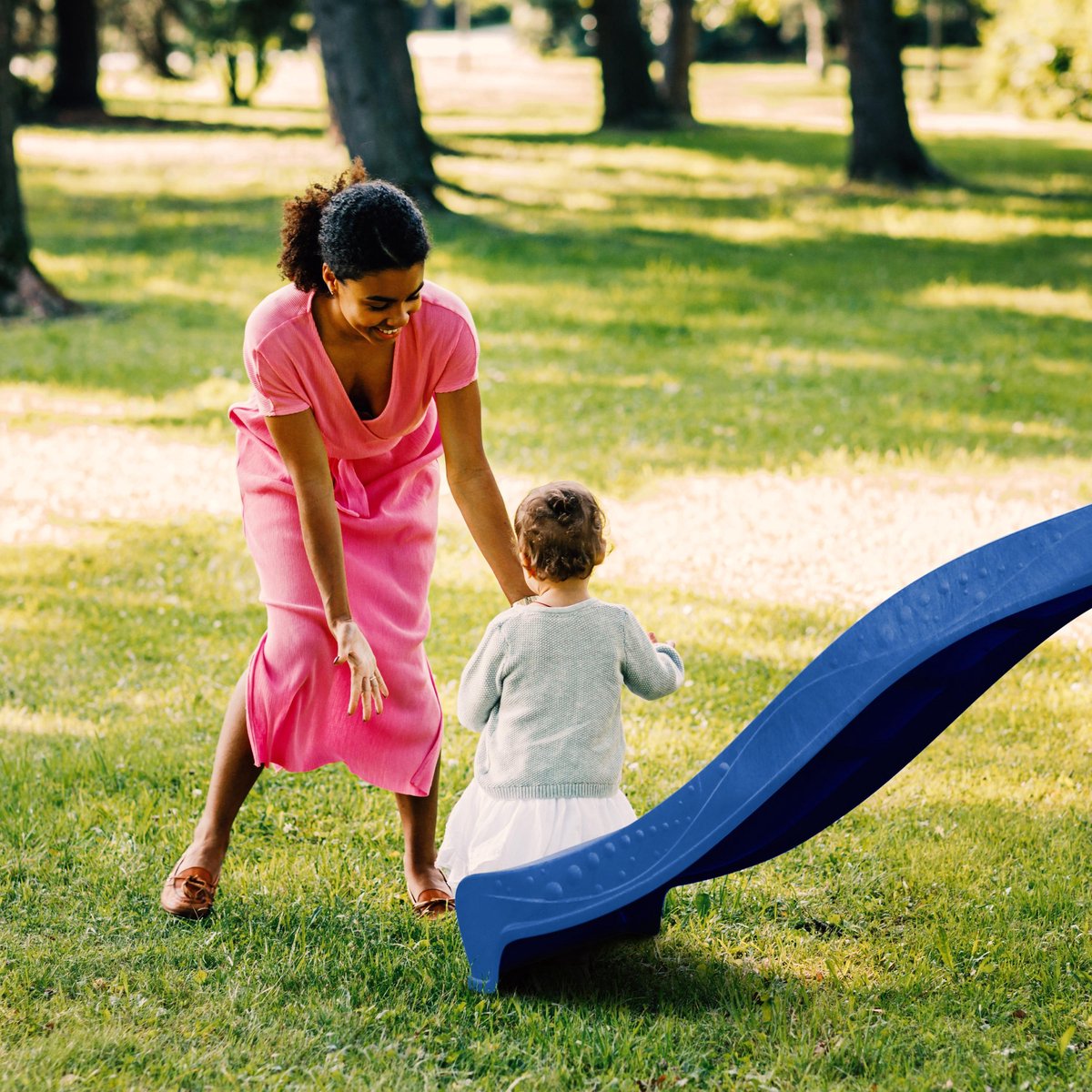 AXI Beach Tower Speeltoestel in Bruin - Speeltoren met Zandbak en Blauwe Glijbaan - FSC hout - Speelhuis op palen voor de tuin — afbeelding 6