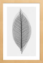 JUNIQE - Poster in houten lijst Skeleton of a Leaf -40x60 /Wit & Zwart