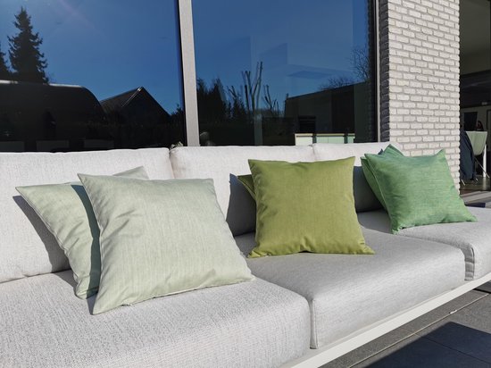 Sierkussens tuin: Qush Royal Sunbrella - Sunbrella Mimosa| Vlekbestendig | Wasmachine | Waterbestendig | Kleurvast | Schimmelwerend l Babyproof | Wasbaar | sierkussens | werpkussens buiten
