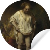 WallCircle - Muurstickers - Behangcirkel - Badende vrouw - Schilderij van Rembrandt van Rijn - 80x80 cm - Muurcirkel - Zelfklevend - Ronde Behangsticker