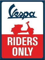 Vespa Riders Only. Koelkastmagneet 8 cm x 6 cm.