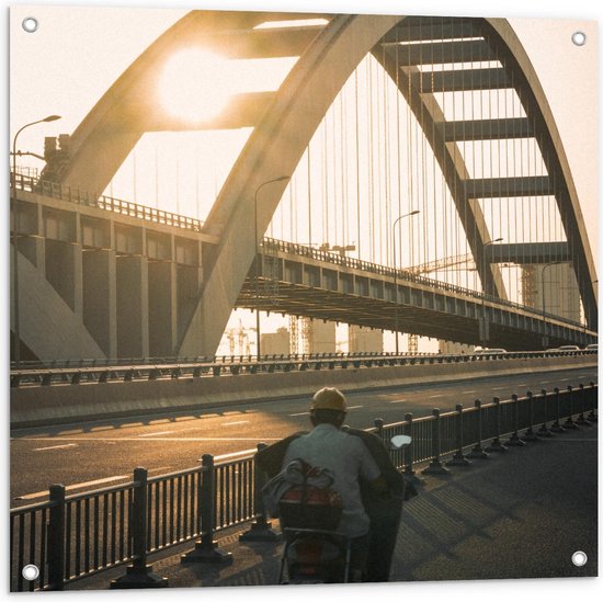 Tuinposter – Man op Scooter op Brug - 80x80cm Foto op Tuinposter  (wanddecoratie voor buiten en binnen)