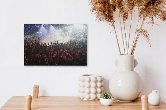 Les gens dansent lors d'un festival 30x20 cm - petit - Tirage photo sur toile (Décoration murale salon / chambre)