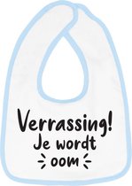 Hospitrix Slabbetje met tekst "Verrassing! Je wordt oom! " Blauw - Cadeau Zwangerschap - Baby Kwijldoek - Kwijllap - Morslap - Bavette - Bekendmaking - Aankondiging - Aanstaande Mo