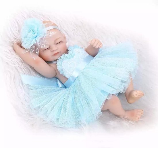 Kleine reborn baby pop 'Ally' - 28 cm - Blauw jurkje met tutu, onderbroekje  & haarband... | bol.com