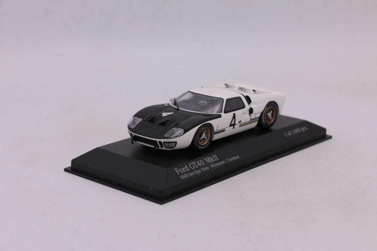 1:43 Diecast Modelcar Ford GT40 MKII #4 1000km Spa 1966 Minichamps