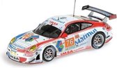 De 1:43 Diecast Modelcar van de Porsche 911 GT3 RSR , IMSA Performance Matmut #76 van de 24H LeMans 2010. De coureurs waren Narac / Pilet en Long.. Dit schaalmodel is beperkt door 1008pcs. De fabrikant is Minichamps.
