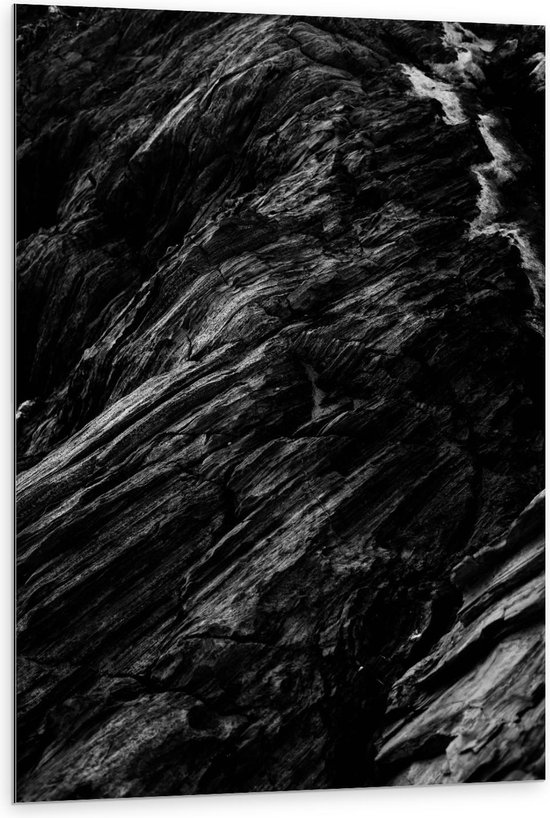 Dibond - Donkere Rots met Kleine Waterval - 80x120cm Foto op Aluminium (Wanddecoratie van metaal)