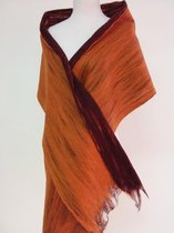Handgemaakte, gevilte brede sjaal van 100% merinowol - Rood - gestreept - 213 x 31 cm. Stijl open gevilt.