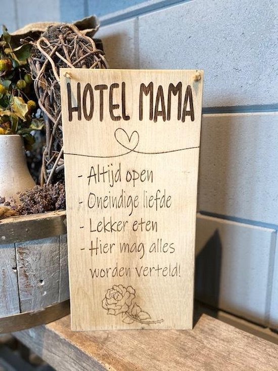 Tekstbord hotel mama / Bordje van eikenhout / moederdag cadeautje / cadeau / verjaardag