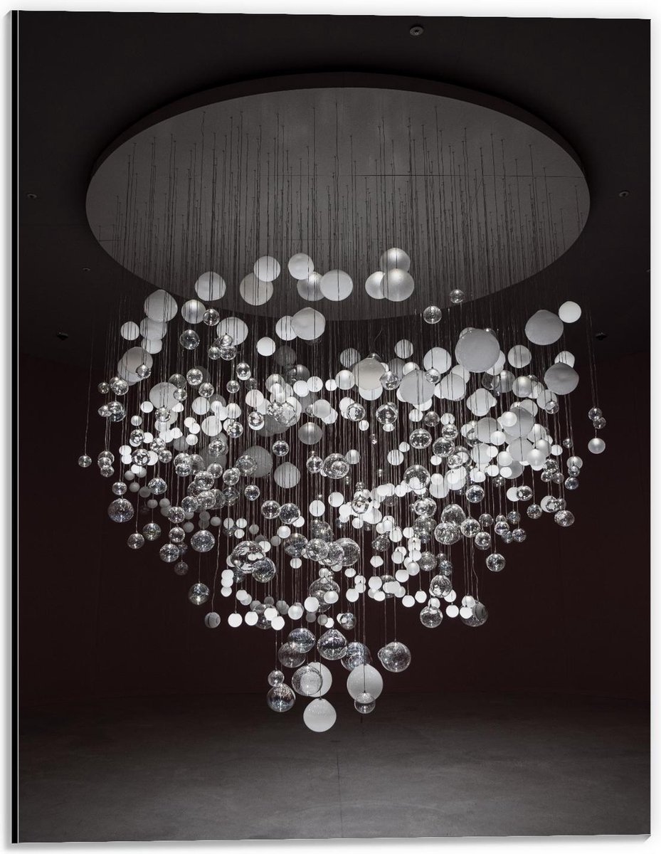 Dibond - Mega Kroonluchter (zwart/wit) - 30x40cm Foto op Aluminium (Met Ophangsysteem)