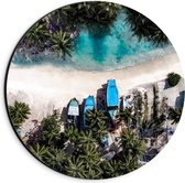 Dibond Wandcirkel - Tropisch Strand met Boten - 20x20cm Foto op Aluminium Wandcirkel (met ophangsysteem)