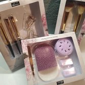 2x Beauty accessories set/ makeup brush set paars cadeauset