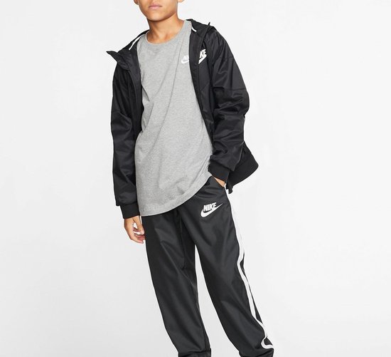 Nike Sportswear Futura Jongens T-Shirt - Maat 158