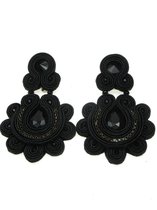 Mooie soutache statement oorclips in zwart met zwarte strass steen