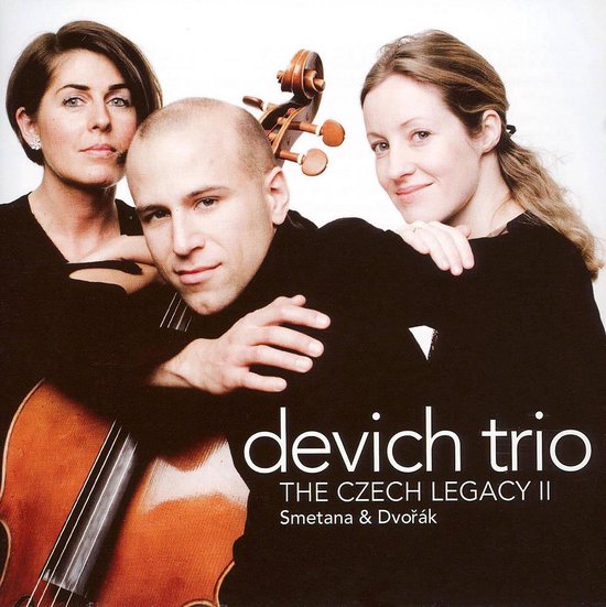 Devich Trio met 'The Czech Legacy II'. Twee vrouwen en een man spelen cello, met tekst in het wit.