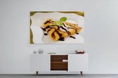 Schilderij - Pannenkoek met  warme chocolademelk — 90x60 cm