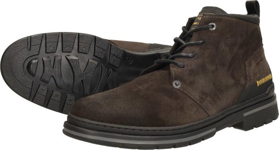 Donkerbruine suède veterschoen van PME Legend, met een gedetailleerde zool.