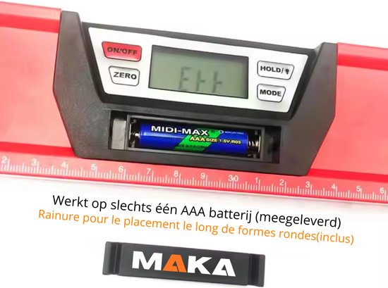 Close-up van de digitale display en AAA batterij van een rode MAKA waterpas.