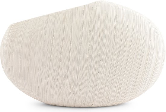 Crèmekleurige vaas met ribbelstructuur, 33x21cm.