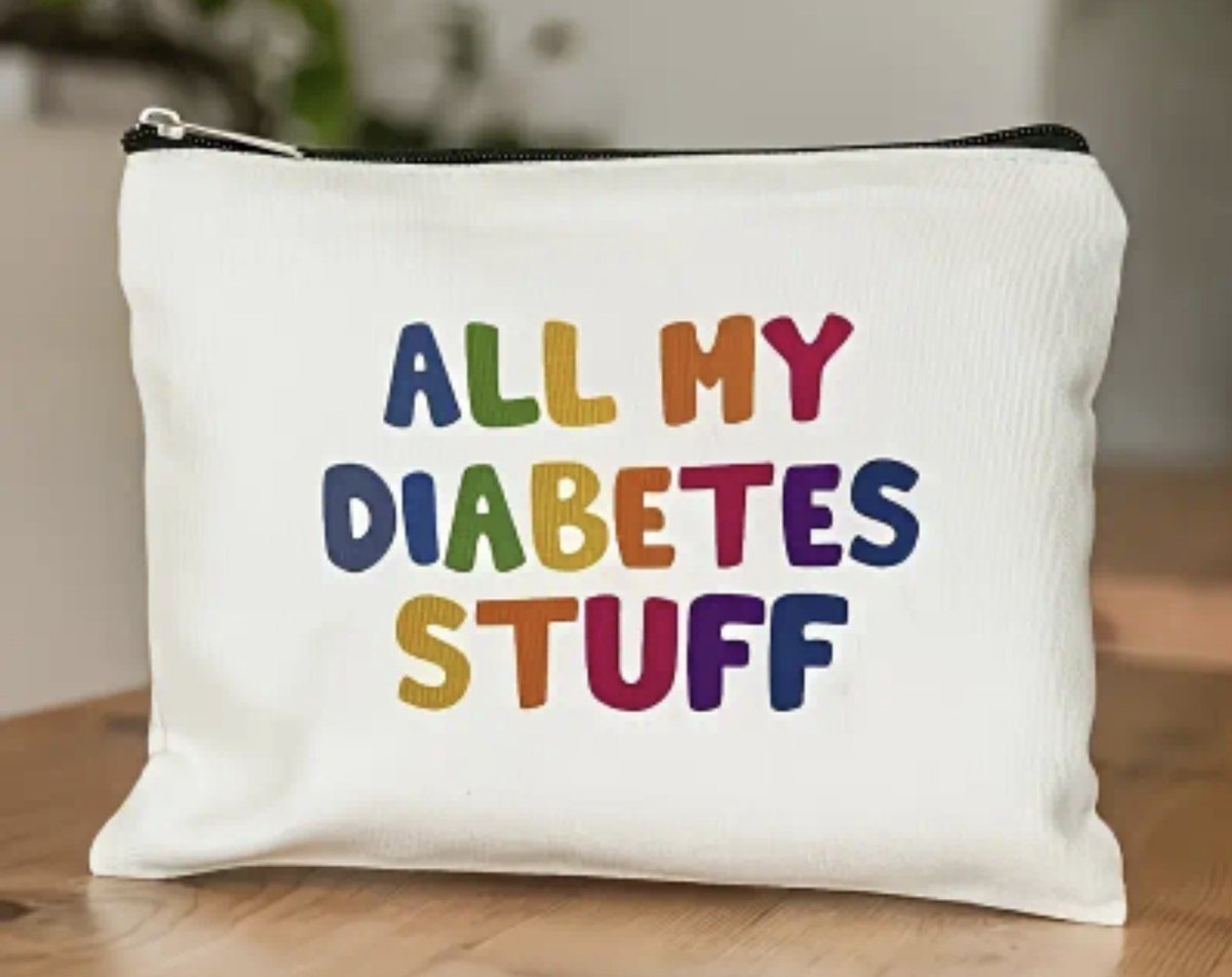 Goedkoopste Diabetestas / diabetes toilettas voor het opbergen van je insulinespullen / diabetesmaterialen - kleur wit - tekst all my diabetes stuff