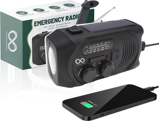Zwarte noodradio met zonnepaneel, zaklamp, SOS, en oplaadbare powerbank, naast de verpakking.