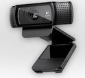 Webcam Logitech C920 noire avec objectif Carl Zeiss Tessar HD 1080p.