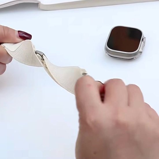Stravo Nieuw Alpine Loop Nylon Sport bandje - Geschikt voor Apple Watch 46mm (Series 12/11/10), 49mm (Ultra 4/3/2), 45mm (Series 7/8/9), 44mm (Series 4/5/6, SE 1/2/3), 42mm (Series 1/2/3) - Verstelbaar met Metalen C-Haak - Groen